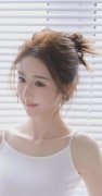 却没有提感的严沉步履